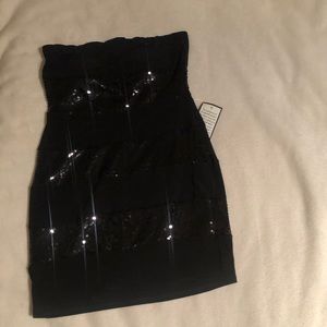 Black strapless bodycon dress